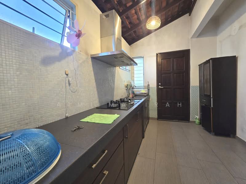 2-storey Terraced House for Sale in Kota Damansara (Selangor) - Aimi Mahirah - Kitchen - PropertyGuru.com.my