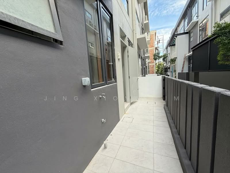Rumah Teres untuk Dijual di Puchong (Selangor) - Jing Xiong Lim - Exterior - PropertyGuru.com.my