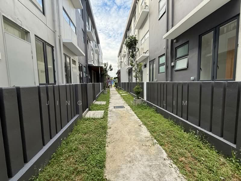 Rumah Teres untuk Dijual di Puchong (Selangor) - Jing Xiong Lim - Exterior - PropertyGuru.com.my