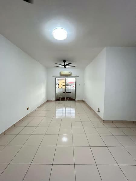 Pangsapuri untuk Dijual di Melur Apartment - Hamizah . - Living Room - PropertyGuru.com.my