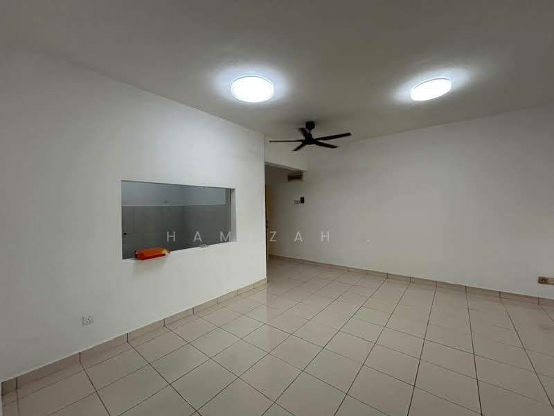 Pangsapuri untuk Dijual di Melur Apartment - Hamizah . - Living Room - PropertyGuru.com.my