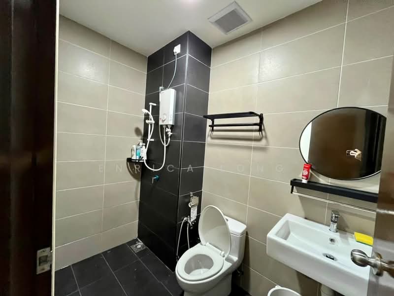 Kediaman Servis untuk Disewa di Wave @ Marina Cove - Enrica Long - Bathroom - PropertyGuru.com.my