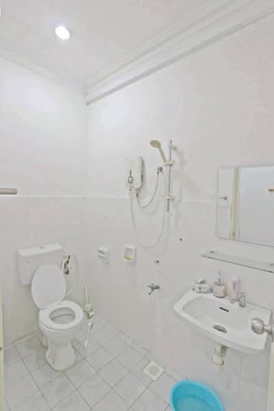 1-storey Terraced House for Sale in Bandar Putra (Kulai) - Marcus Thye - Bathroom - PropertyGuru.com.my