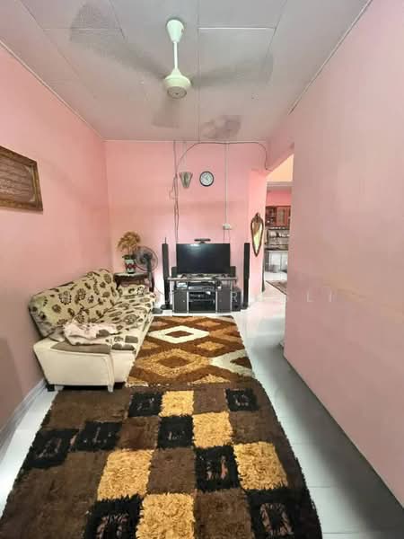 1-storey Terraced House for Sale in Taman Bukit Kayangan (Kechor) - Hasrul Rosli - Living Room - PropertyGuru.com.my