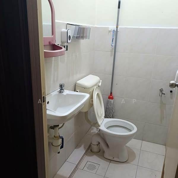 Rumah Flat untuk Disewa di Taman Ehsan Jaya - Alfred Yap - Bathroom - PropertyGuru.com.my