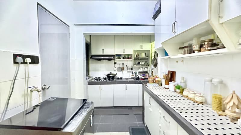 Pangsapuri untuk Dijual di Lakeview Apartments - Ahmad Farhi - Kitchen - PropertyGuru.com.my