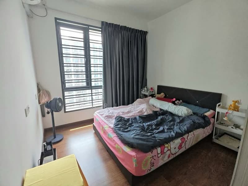 Kediaman Servis untuk Dijual di Country Garden Central Park - Karl Lim - Bedroom - PropertyGuru.com.my