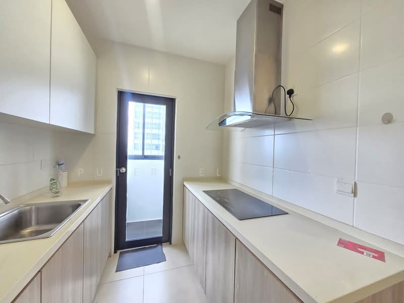 Service Residence for Rent at Reizz Residence - Puteri Ellysha - Kitchen - PropertyGuru.com.my