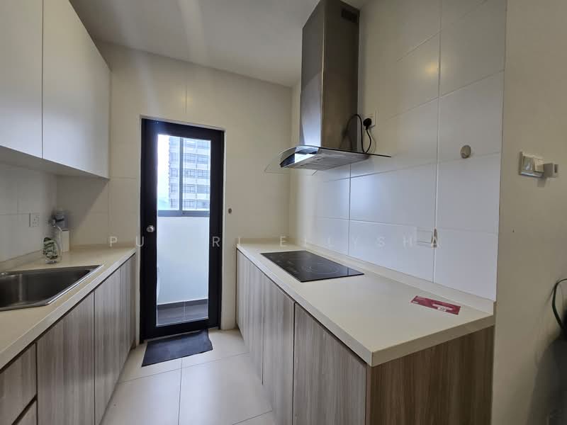 Service Residence for Rent at Reizz Residence - Puteri Ellysha - Kitchen - PropertyGuru.com.my