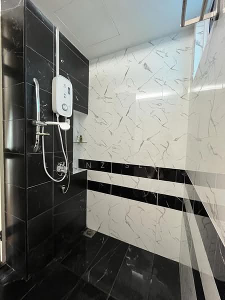 Condominium for Rent at QuayWest Residence - Lynnz Seow - Bathroom - PropertyGuru.com.my