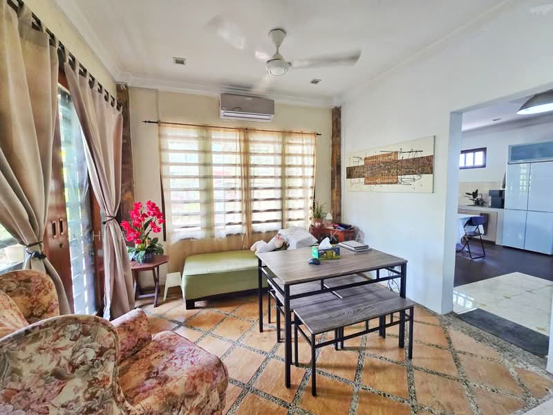 Rumah Teres untuk Dijual di Putra Heights (Subang Jaya) - Shaziery Iskandar - Living Room - PropertyGuru.com.my