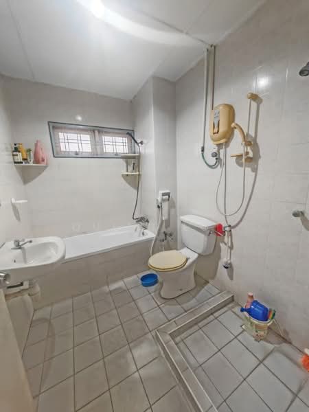 Rumah Teres 2-Tingkat untuk Dijual di Taman Desa Palma (Bukit Mertajam) - Quinn Loh - Bathroom - PropertyGuru.com.my
