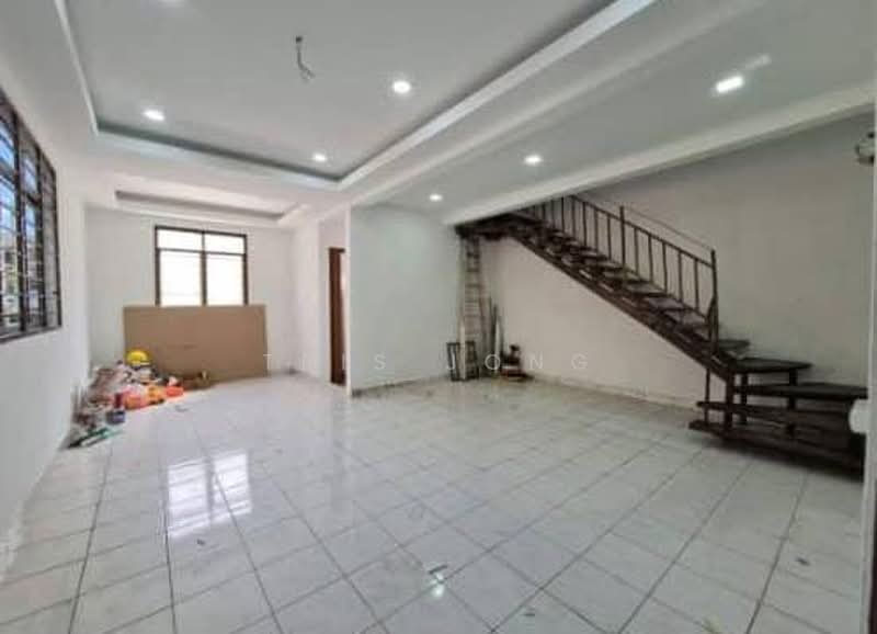 Terraced House for Sale in Rawang (Selangor) - Tris Jong - Living Room - PropertyGuru.com.my