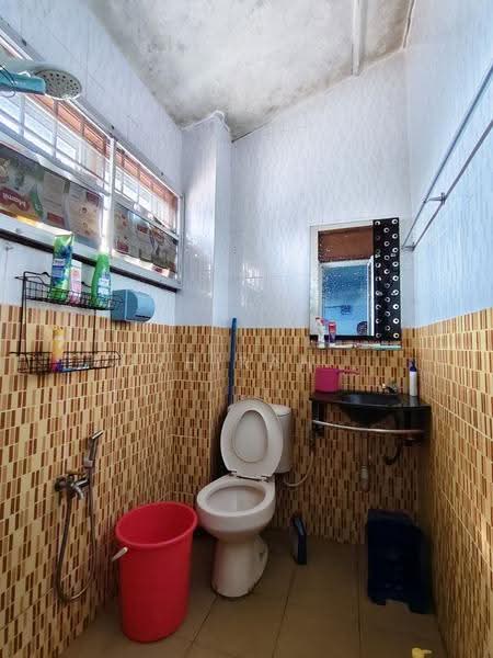 2-storey Terraced House for Sale in Taman Sri Rampai (Wangsa Maju) - Mahirah . - Bathroom - PropertyGuru.com.my
