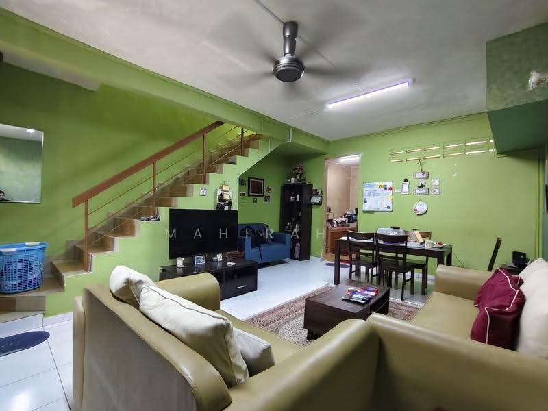 2-storey Terraced House for Sale in Taman Sri Rampai (Wangsa Maju) - Mahirah . - Living Room - PropertyGuru.com.my