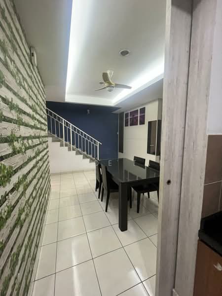 Rumah Bandar untuk Disewa di Kota Kemuning (Shah Alam) - Chloe Tan - Dining Room - PropertyGuru.com.my
