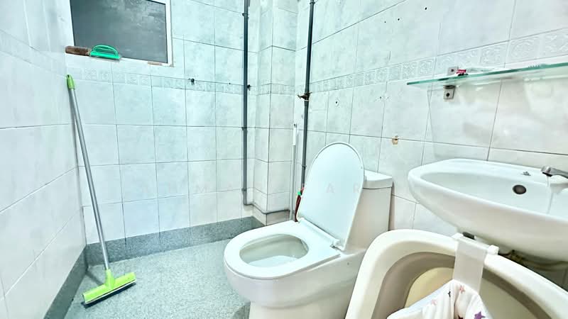 Pangsapuri untuk Dijual di Villa Pavilion - Ahmad Farhi - Bathroom - PropertyGuru.com.my