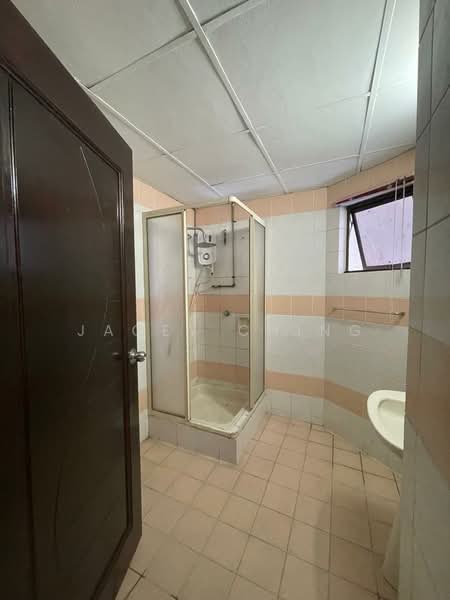 Condominium for Sale at Villa Puteri - Jacey Ching - Bathroom - PropertyGuru.com.my