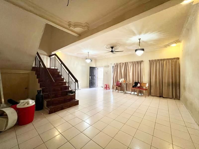 Rumah Teres 2-Tingkat untuk Dijual di Desa Coalfields (Sungai Buloh) - Muin Mn - Living Room - PropertyGuru.com.my