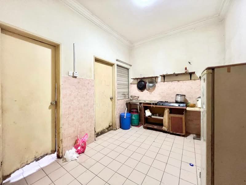 Rumah Teres 2-Tingkat untuk Dijual di Desa Coalfields (Sungai Buloh) - Muin Mn - Kitchen - PropertyGuru.com.my