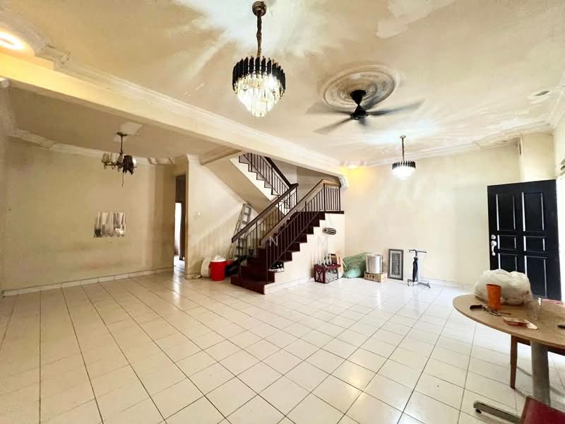 Rumah Teres 2-Tingkat untuk Dijual di Desa Coalfields (Sungai Buloh) - Muin Mn - Living Room - PropertyGuru.com.my