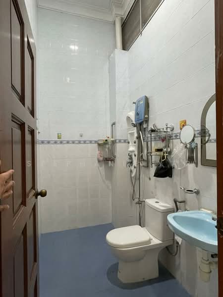 Terraced House for Sale in Taman Bayu Perdana (Klang) - Stephanie Yap - Bathroom - PropertyGuru.com.my