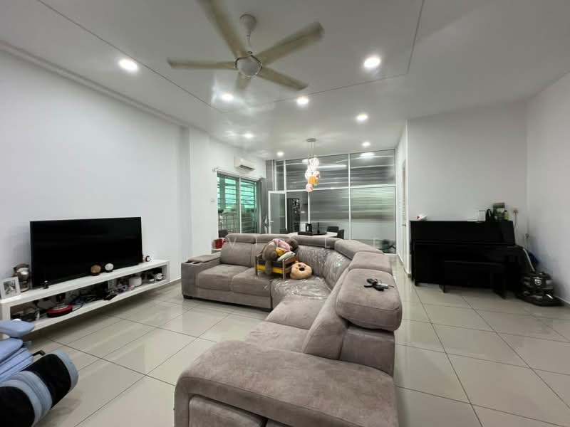 3-storey Terraced House for Rent in Sri Petaling (Kuala Lumpur) - David Lee - Living Room - PropertyGuru.com.my