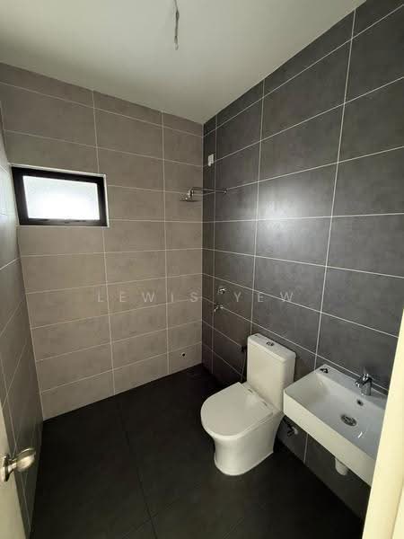 Rumah Teres 2-Tingkat untuk Dijual di Cyberjaya (Selangor) - Lewis Yew - Bathroom - PropertyGuru.com.my