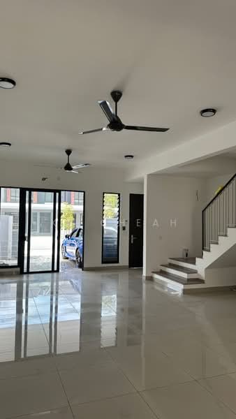 Rumah Teres 2-Tingkat untuk Disewa di Elmina (Shah Alam) - KC Cheah - Living Room - PropertyGuru.com.my