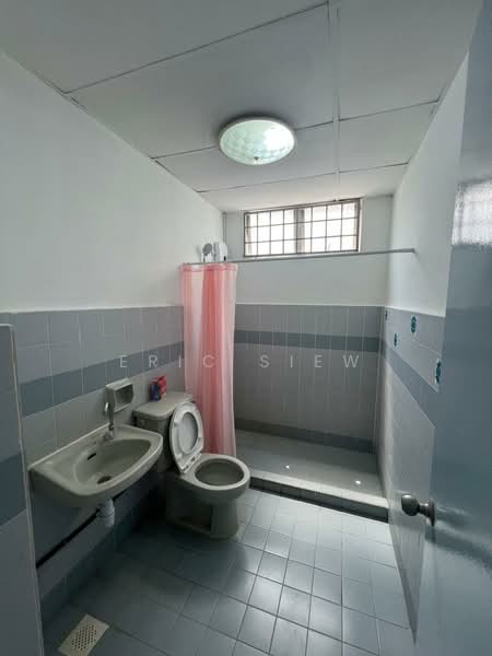 Kondominium untuk Disewa di Bukit OUG Condominiums - Eric Siew - Bathroom - PropertyGuru.com.my