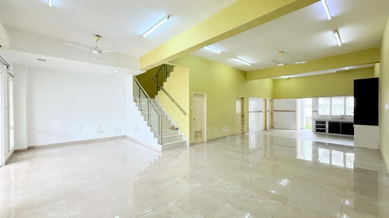 Rumah Teres 2 Tingkat untuk Dijual di D'Kayangan (Shah Alam) - Fahana Rashid - Living Room - PropertyGuru.com.my