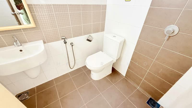 Rumah Teres 2 Tingkat untuk Dijual di D'Kayangan (Shah Alam) - Fahana Rashid - Bathroom - PropertyGuru.com.my