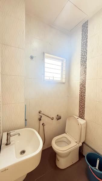 Rumah Teres 2 Tingkat untuk Dijual di D'Kayangan (Shah Alam) - Fahana Rashid - Bathroom - PropertyGuru.com.my