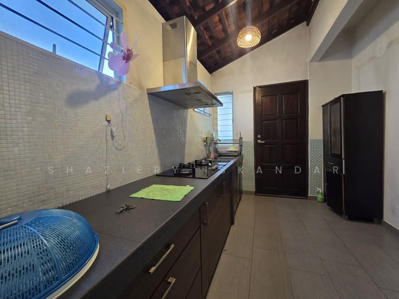 2-storey Terraced House for Sale in Seksyen 5 (Kota Damansara) - Shaziery Iskandar - Kitchen - PropertyGuru.com.my