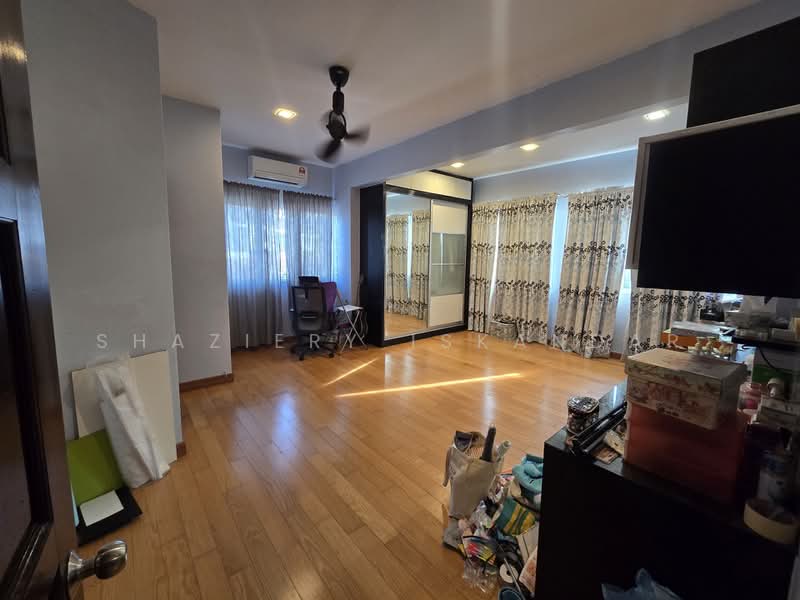 2-storey Terraced House for Sale in Seksyen 5 (Kota Damansara) - Shaziery Iskandar - Living Room - PropertyGuru.com.my