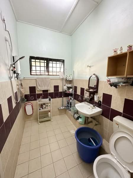 Rumah Teres 2 Tingkat untuk Dijual di Menglembu (Perak) - Gary Tang - Bathroom - PropertyGuru.com.my