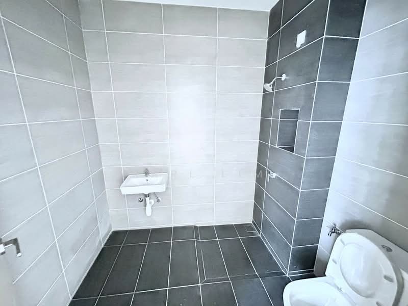 2-storey Terraced House for Sale in Bandar Dato Onn (Tebrau) - Karl Lim - Bathroom - PropertyGuru.com.my