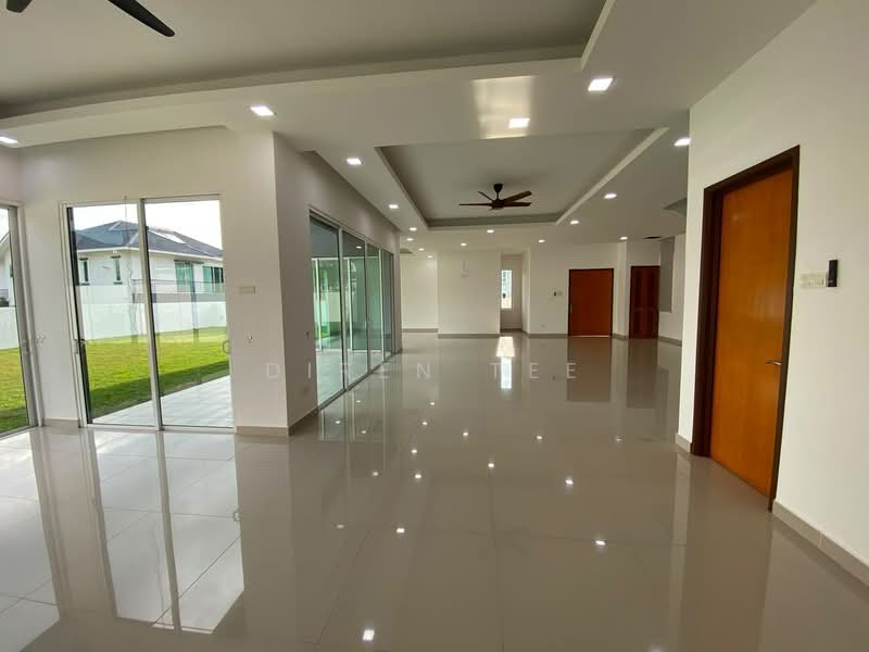 Bungalow for Rent in Ukay Bistari (Ulu Kelang) - Diren Tee - Living Room - PropertyGuru.com.my