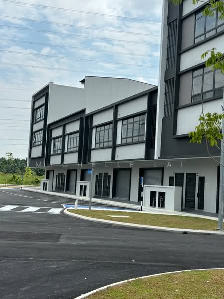 Shop / Office for Rent in Bandar Tropicana Aman (Telok Panglima Garang) - Michelle Lai - Exterior - PropertyGuru.com.my
