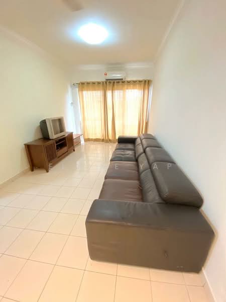 Kondominium untuk Dijual di Casa Puteri Condominium - Elaine Yap - Living Room - PropertyGuru.com.my