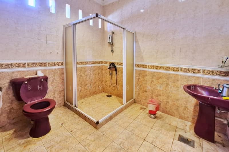 Bungalow House for Sale in Seksyen 6 (Kota Damansara) - Shaziery Iskandar - Bathroom - PropertyGuru.com.my
