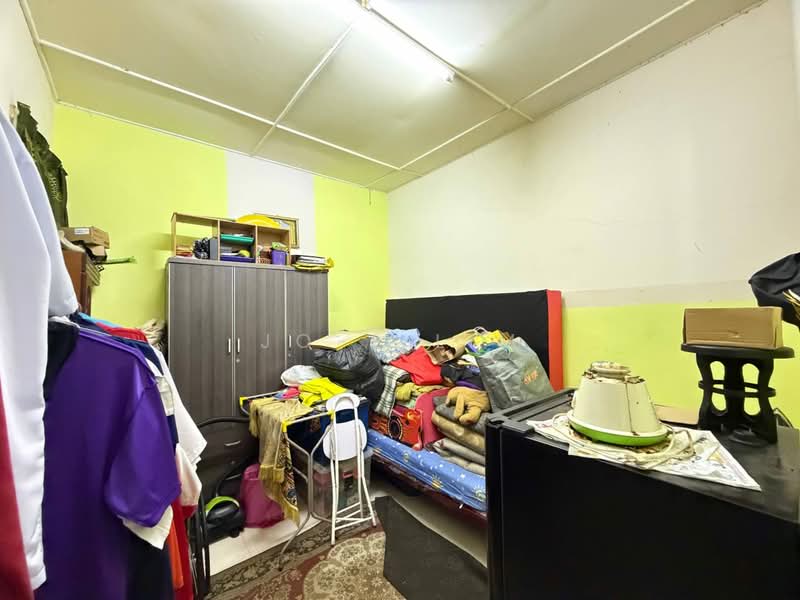 Rumah Teres 1 Tingkat untuk Dijual di Bandar Seri Ehsan (Tanjong Duabelas) - Jo-e Lim - Bedroom - PropertyGuru.com.my