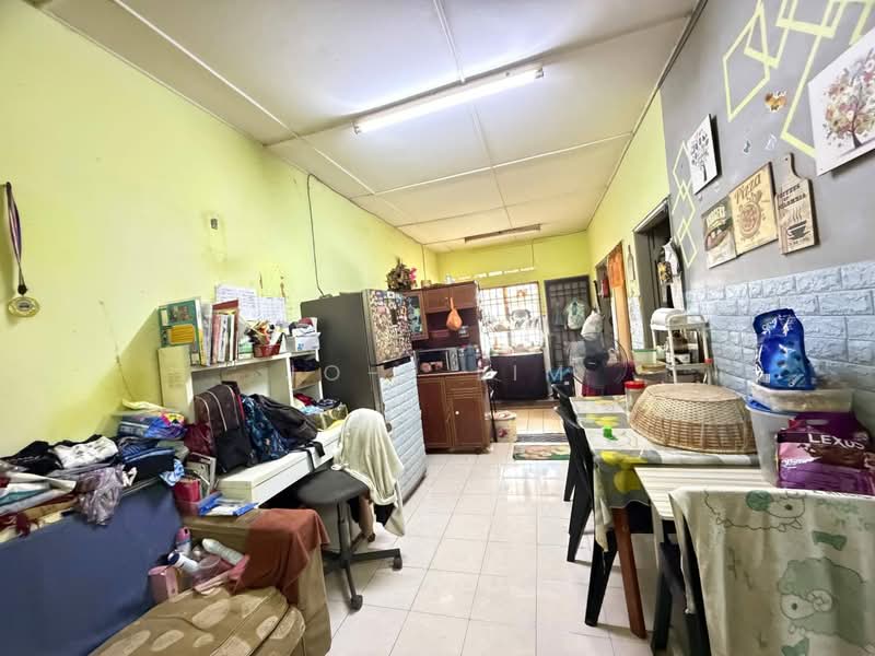 Rumah Teres 1 Tingkat untuk Dijual di Bandar Seri Ehsan (Tanjong Duabelas) - Jo-e Lim - Living Room - PropertyGuru.com.my