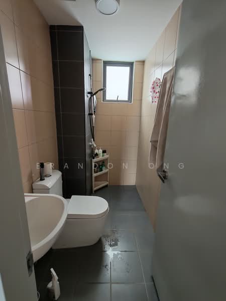 Servis Apartment untuk Dijual di Bayu Residensi - Brandon Ong - Bathroom - PropertyGuru.com.my