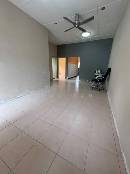 Servis Apartment untuk Dijual di The Glen - Jeno Tan - Living Room - PropertyGuru.com.my