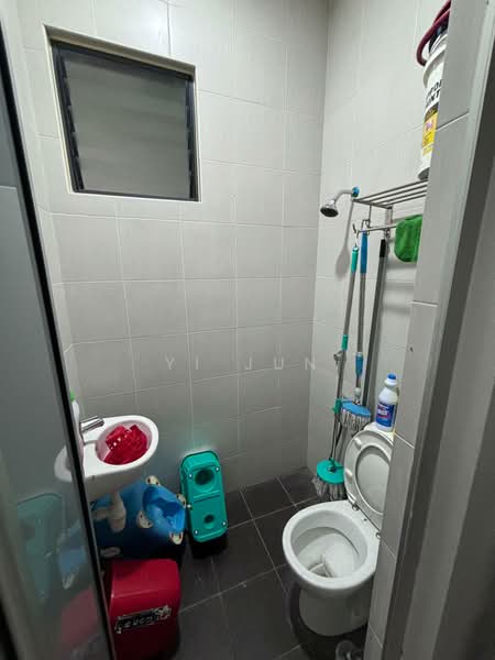 Service Residence for Rent at TRiGON Luxury Residences - Yi Jun - Bathroom - PropertyGuru.com.my