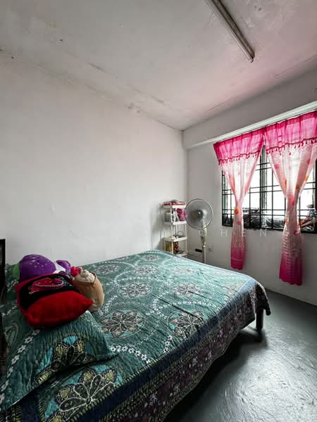 Rumah Flat untuk Dijual di Flat Temenggong - Johnson Chen - Bedroom - PropertyGuru.com.my
