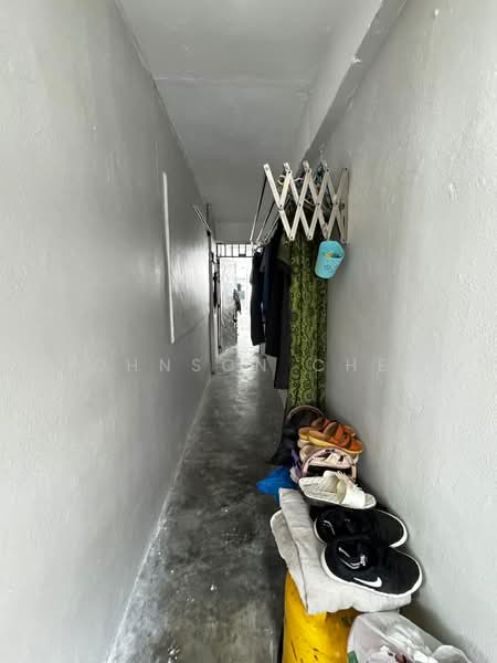 Rumah Flat untuk Dijual di Flat Temenggong - Johnson Chen - Corridor - PropertyGuru.com.my