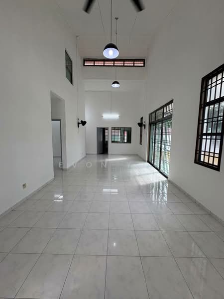 Rumah Teres 1 Tingkat untuk Dijual di Taman Puteri Wangsa (Ulu Tiram) - Evon Yap - Living Room - PropertyGuru.com.my