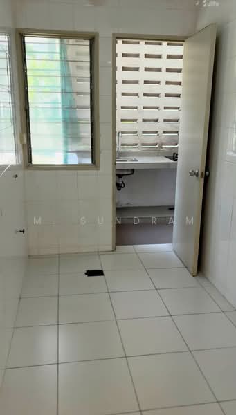 Pangsapuri untuk Dijual di Pangsapuri Akasia (Bandar Botanic) - M. Sundram - Kitchen - PropertyGuru.com.my